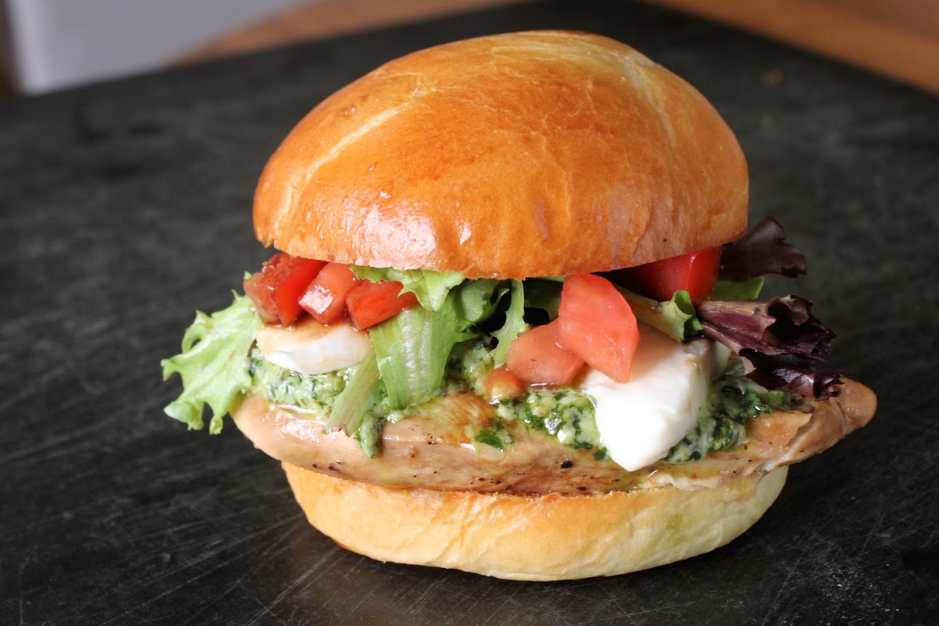 Fresh mozzarella grilled chicken sandwich (Wendy's copycat)