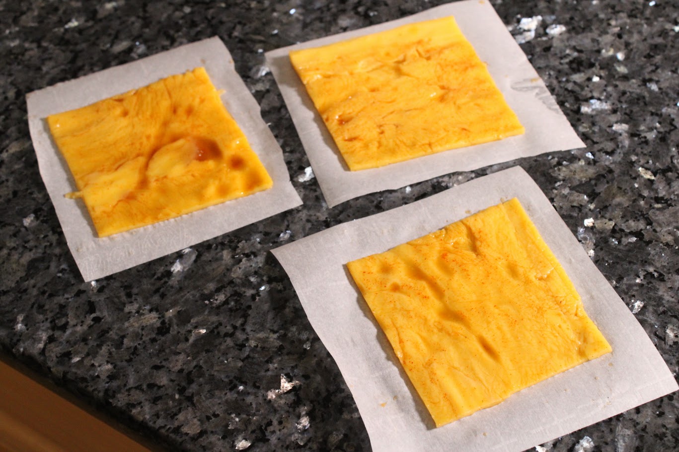 Spicy maple cheddar cheese slices